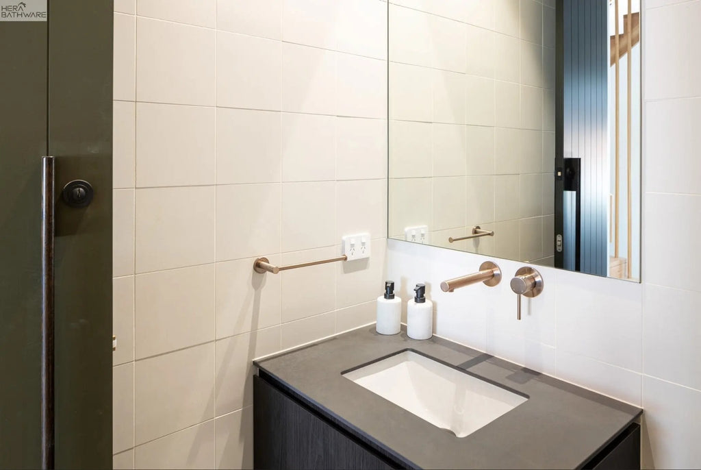 Round Guest Towel Rail - Hera BathwareTiger Bronze